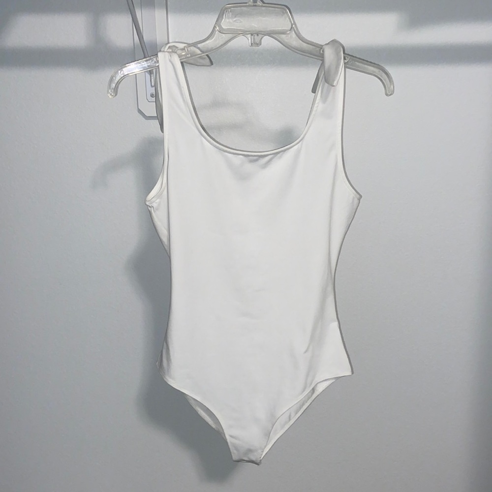 ‼️2 for $12‼️ Boutique Bodysuit with Shoulder Ties